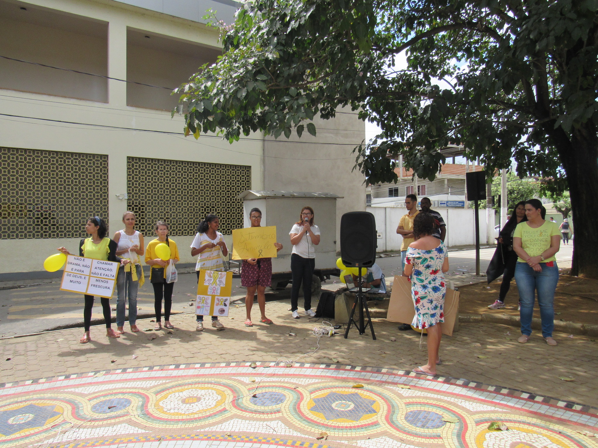 Prefeitura Municipal de São João Nepomuceno - SETEMBRO AMARELO: Equipe do  CAPS leva palestra para Grupo da Melhor Idade