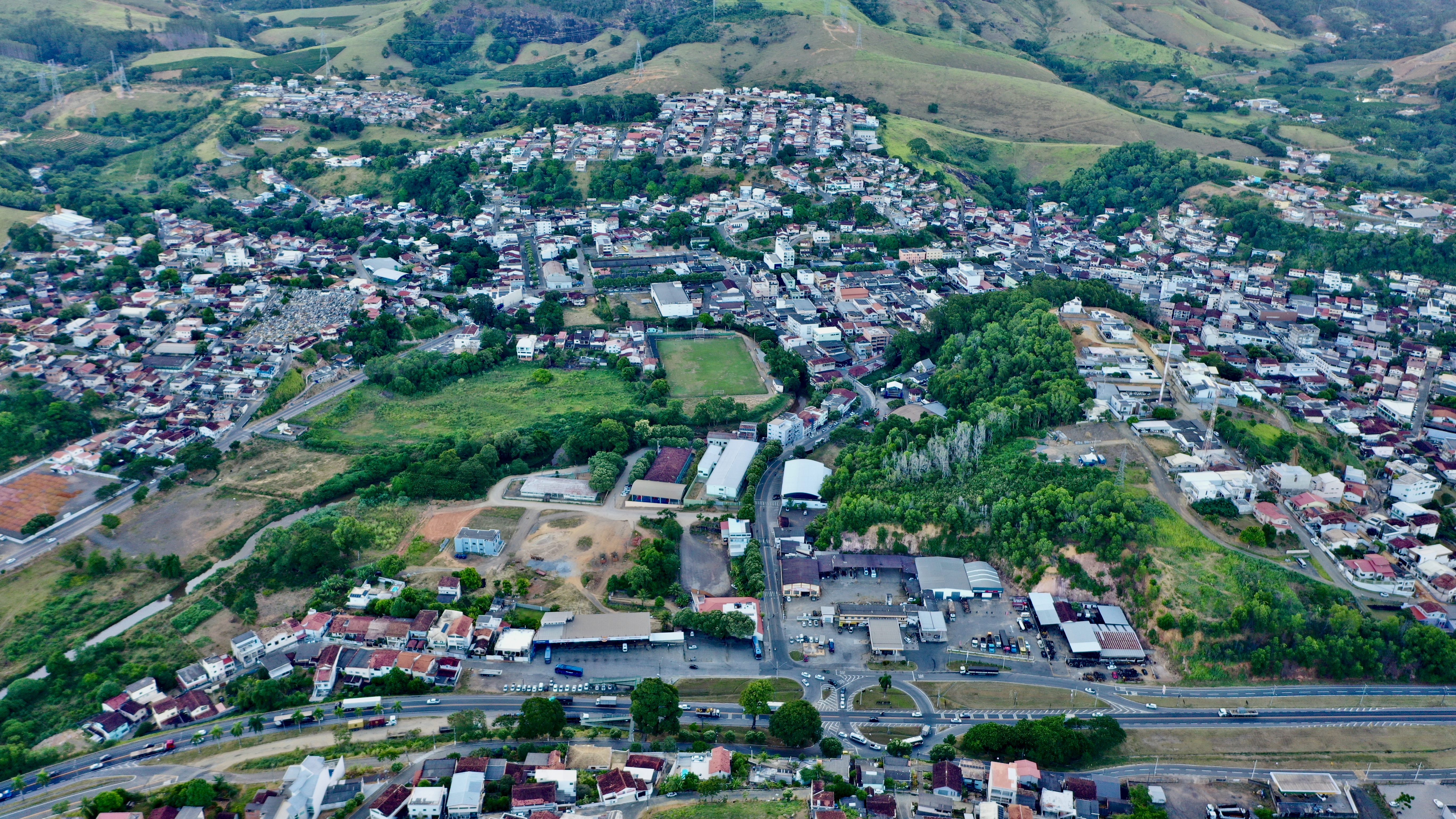 As taxas de fiscalização destinadas aos empresários e o ISSQN que são remetidos aos autônomos, além de já estarem sendo entregues nos endereços, estão disponíveis neste site.